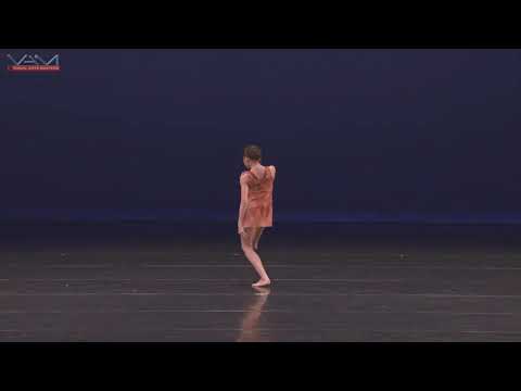 Bella Sor. Dance with me Wallis.