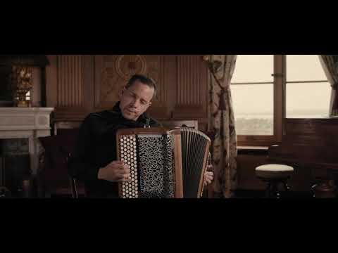 Artist Yves Moulin Live Music Performance