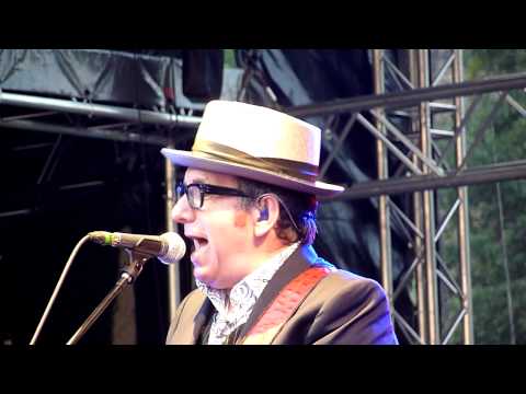 download lagu mp3 mp4 Chocolate Elvis Luxembourg, download lagu Chocolate Elvis Luxembourg gratis, unduh video klip Chocolate Elvis Luxembourg