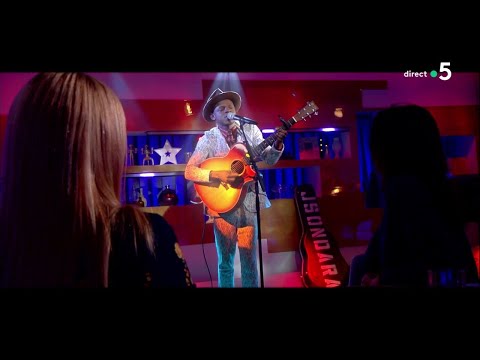 J.S. Ondara "Saying Goodbye" (live) - C à Vous - 23/01/2019