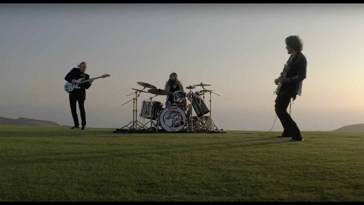 The Winery Dogs - Xanadu (Official Music Video) - YouTube