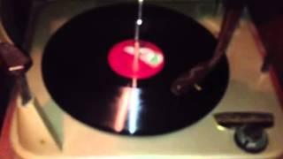 When It&#39;s Sleepy Time Down South - Sidney Bechet &amp; His New Orleans Footwarmers (1941)