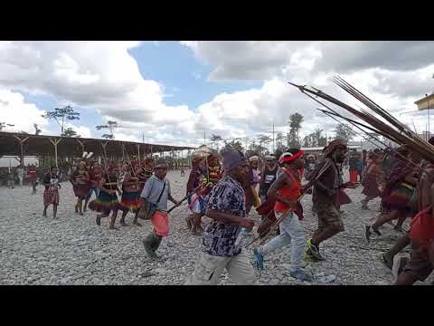 Dangsa di Halaman Gereja Kingmi Imanuel Dekai Yahukimo