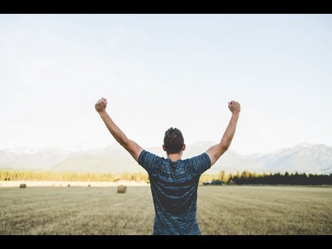 Dy fjalët më të fuqishme të çdo gjuhe janë “Unë jam”. Nuk duhet ta humbisni këtë fjalim motivues