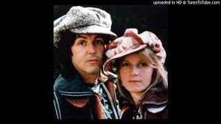 Paul McCartney &amp; Wings - Love In Song (Original Album Mix)