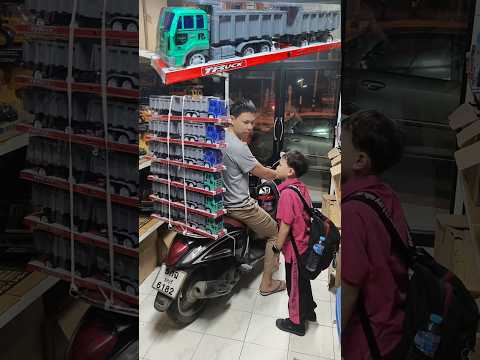 รถบรรทุกส่งด่วน เช้ามึดพร้อมส่งลูกไปโรงเรียน 😃