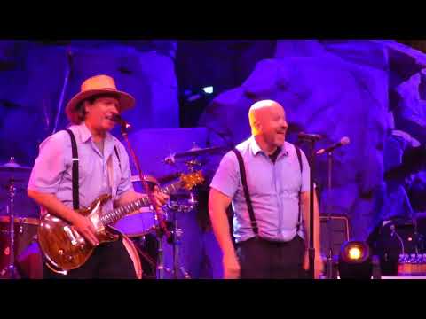 The Amish Outlaws - Kiss (Prince cover) - 10/14/22 - Mohegan Sun - Wolf Den - Uncasville, CT