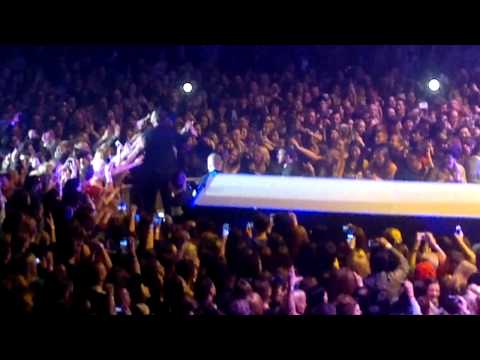 Robin Thicke - Blurred Lines LIVE @ MANCHESTER 13/01/2014