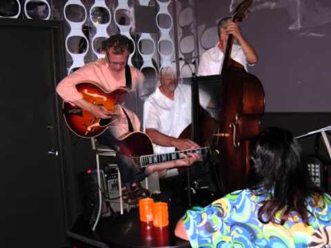 Comes Love - Hinda Hoffman Trio @ Rogers Park Social / Sidecar Bar in Chicago