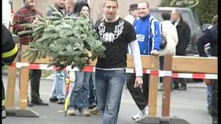 preview picture of video 'Tannenbaum Weitwurf in Mülsen St. Jacob  (Sachsen) 06.01. 2007'