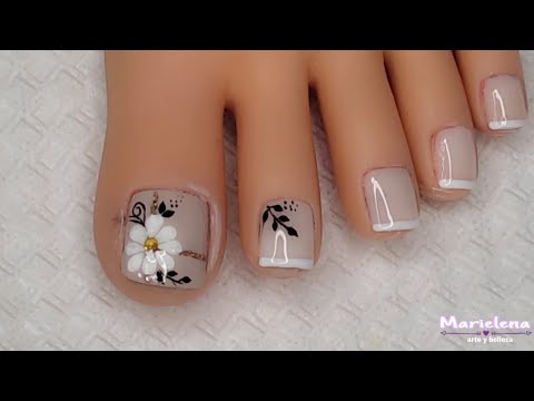 uñas decoradas/ Flor/ fácil y rápido de realizar.