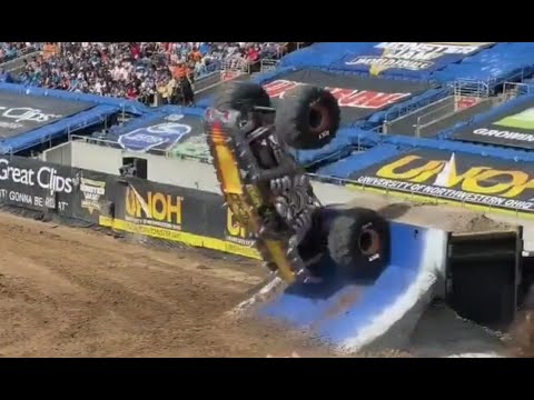 Monster Jam World Finals 21 Two Wheel Skill Champion-Tom Meents Max-D - Moonwalk To Reverse Backflip