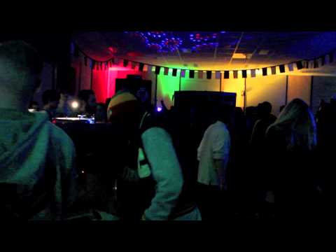 Young Veteran Hifi in session 22.11.13 @ Ballroom Skank