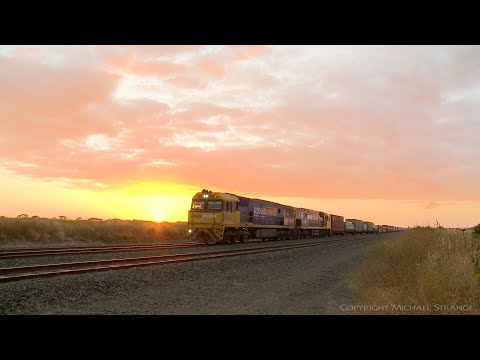 Sunset & 1PM5 Pacific National Container Train  (2/12/2020) - PoathTV Australian Railways