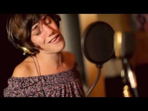 Aurora García con Freedonia. HEAVEN BELLS (video oficial)