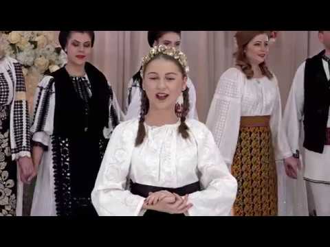 Alexandra Vanc - Trandafir crescut in iarba