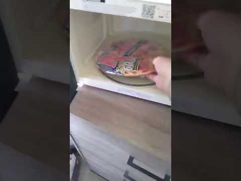FROZEN PIZZA IN THE MICROWAVE
