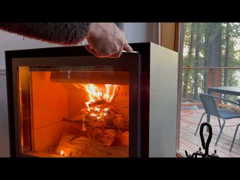 How To Light a Fire in a Stûv