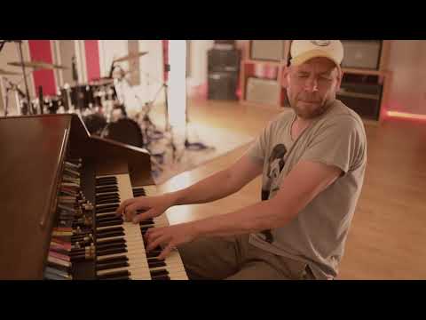 September - Der Magic Song des Monats: Lutz "Hammond" Krajenski spielt Earth, Wind & Fire