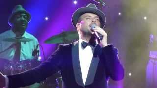 Matt Goss singing Strong at London Palladium 25-1-15