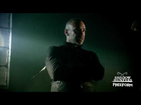 NEW Shadowhunters 2x07 mini promo w extra scene Luke & Clary