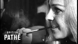Pipe Smoking Women (1969)