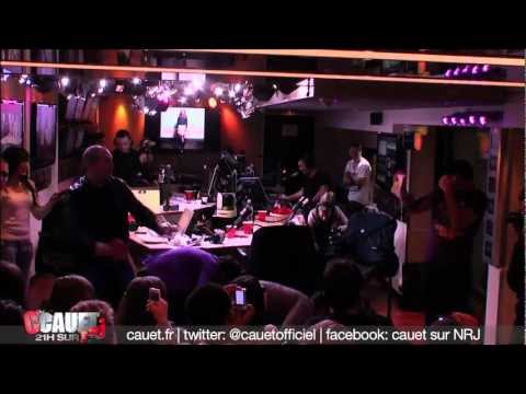 Justin se fait défoncer par des balles et une raquette de ping pong ! - C'Cauet sur NRJ