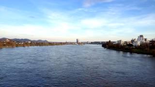 preview picture of video 'Bonn, die Brücke und der Fluss'