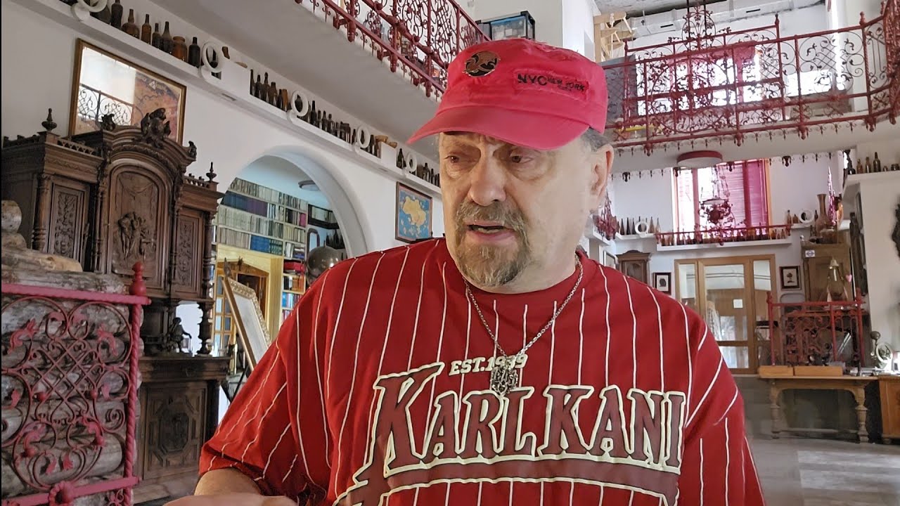 Весь мир выстроился в три очереди -желающих целовать зад Трампа,отказавшихс?