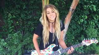 Lindsay Ell Performs &quot;Waiting On You&quot; LIVE! | Perez Hilton