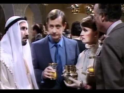"Britain's Best Sitcom" - Yes minister (3/4)
