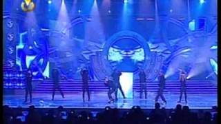 Wisin &amp; Yandel - Dame Un Poquito De Eso -Live- (HD)