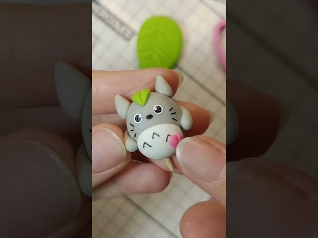 Vídeo relacionado con Ensky Mi Vecino Totoro Nosechara (Flores y Totoro) NOS-83 Figura de Coleccionistas para Apilar y Decorar (para Mayores de 15 Años) Nosekyara