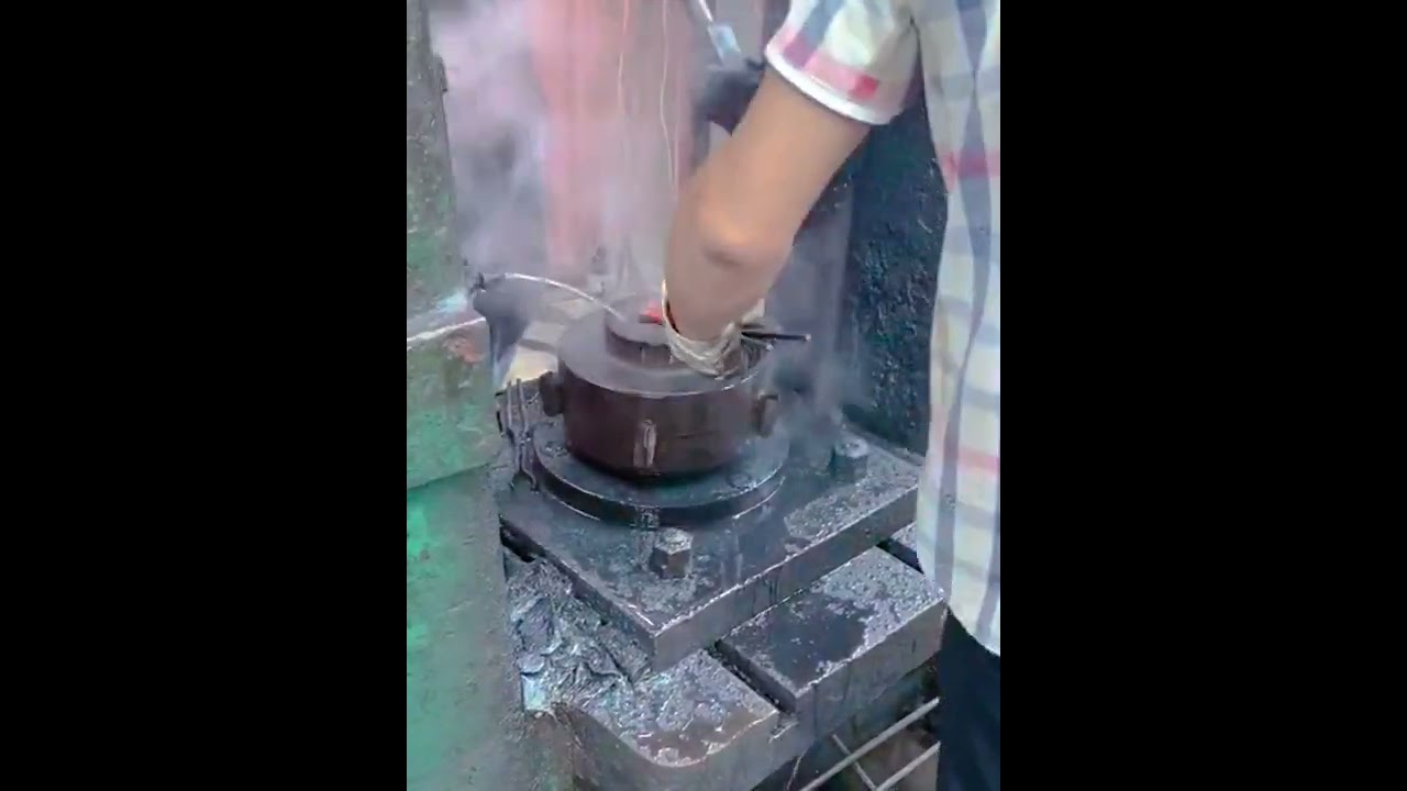 Hexagon head bolts in production