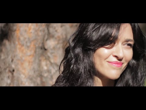 download lagu mp3 mp4 Marilia Andres, download lagu Marilia Andres gratis, unduh video klip Marilia Andres