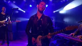 LAURENCE JONES &quot; What would you do + Don&#39;t you let me go&quot;. Santander