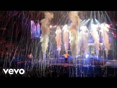 Matute - 80's Latin Pop (Quinceañera World Tour)