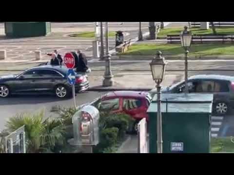 Troppa gente a spasso sul Lungomare di Salerno, blitz di De Luca