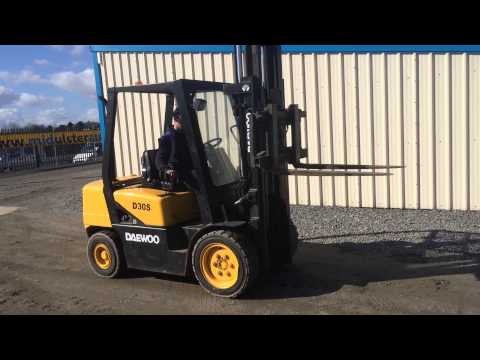 DAEWOO D30S-3 3 TON DIESEL FORKLIFT