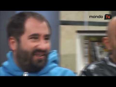 What does Mikri Maus think of his rap earnings?