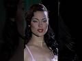 She S From The Modelling World One Of The Supermodels Shalomharlow Supermodel Runway 90s
