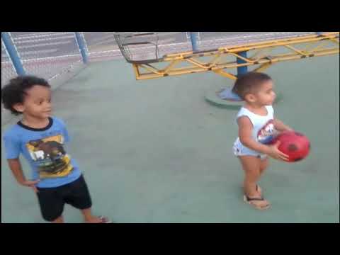 CRIANÇAS BRINCANDO no PARQUINHO e PRACINHA 1 - VÍDEO Infantil para Crianças - Israel