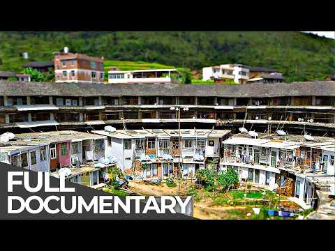 Village in a Castle: Life Behind Fortress Walls (Habitats of the World: China)