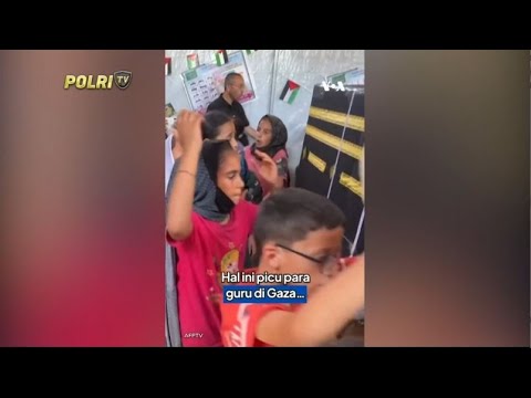 VOA : GURU DI GAZA AJARKAN MANASIK HAJI, DISAMBUT RIANG GEMBIRA ANAK ANAK