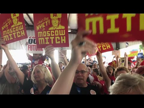 Primed for Russia-related issues from his detractors at Kentucky's premier political event, Senate Majority Leader Mitch McConnell said it's fitting for local Democrats to wear "Moscow Mitch" shirts. (Aug. 5)