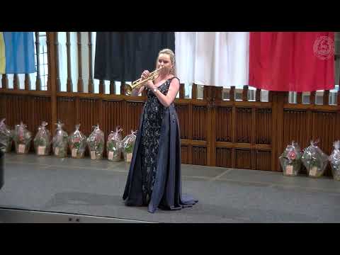 Melissa Venema performing Il Silenzio