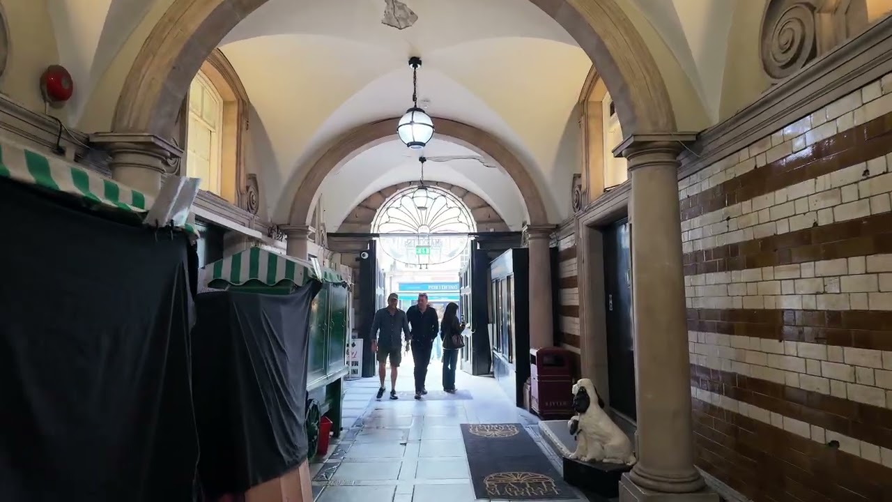 DJI Osmo Pocket 4 — Walking (4K/30) - YouTube