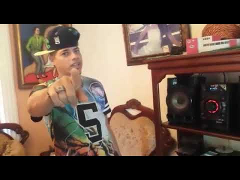 CAPILEÑO es difícil cantar un tema solo jejeje