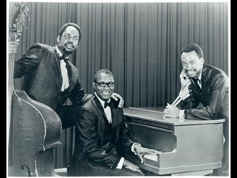 The Ramsey Lewis Trio feat. Maurice White (Earth, Wind & Fire) on drums - 1966
