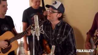 Folk Alley Sessions: The Infamous Stringdusters - &quot;Where the Rivers Run Cold&quot;